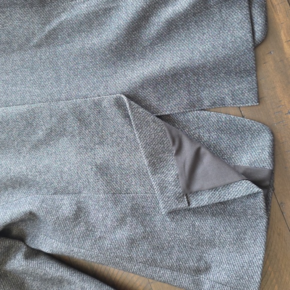 NWT Ann Taylor Factory Charcoal Gray Blazer, Size 10P - Picture 7 of 8